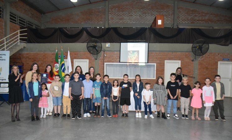 Feira do Livro de Getúlio Vargas 2024 tem início com grande celebração literária