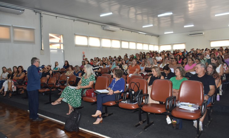 Getúlio Vargas promove 1º Encontro Pedagógico com foco na inovação educacional