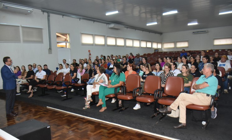 Prefeitura de Getúlio Vargas promove palestra sobre a importância da liderança no serviço público