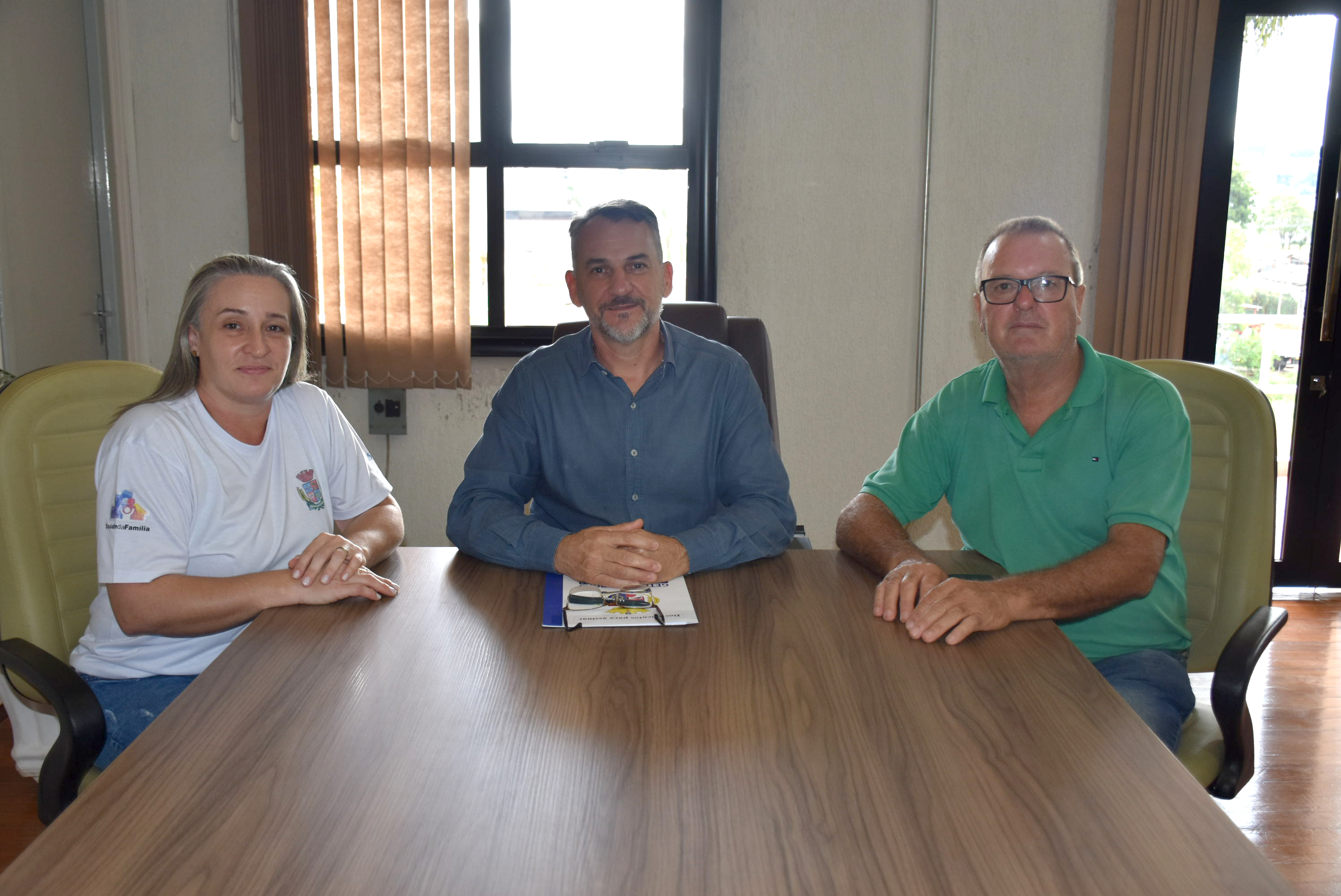 Os novos secretários com o prefeito Mauricio Soligo