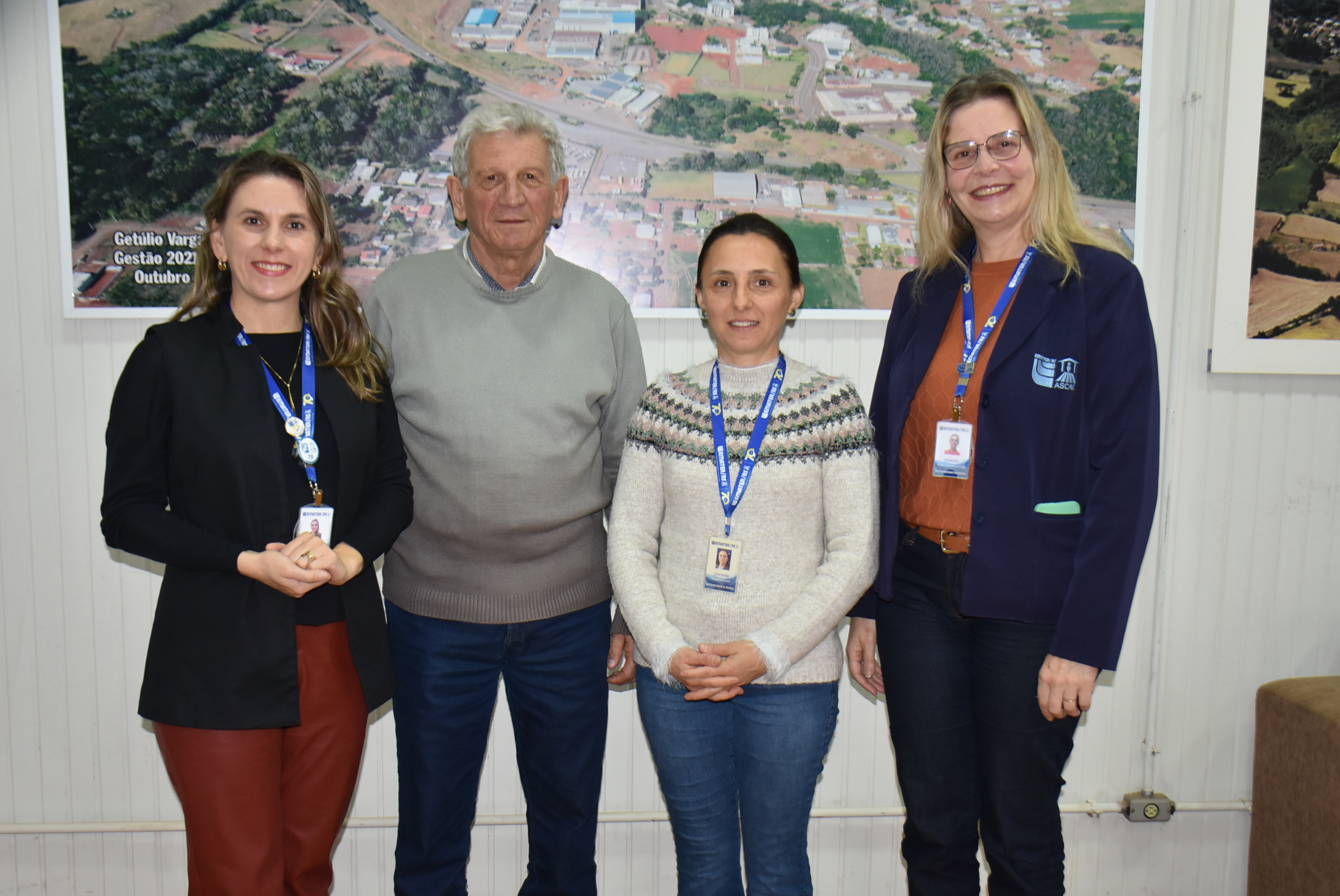 Equipe da Emater com o prefeito Pedro Paulo Prezzotto