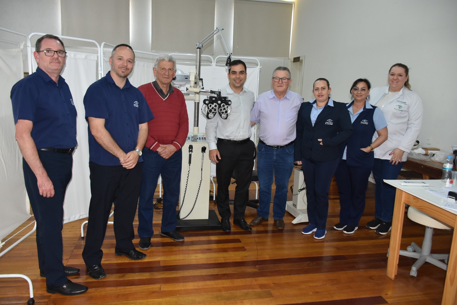 Prefeito Pedro Paulo Prezzotto com equipe que trabalhou no mutirsão