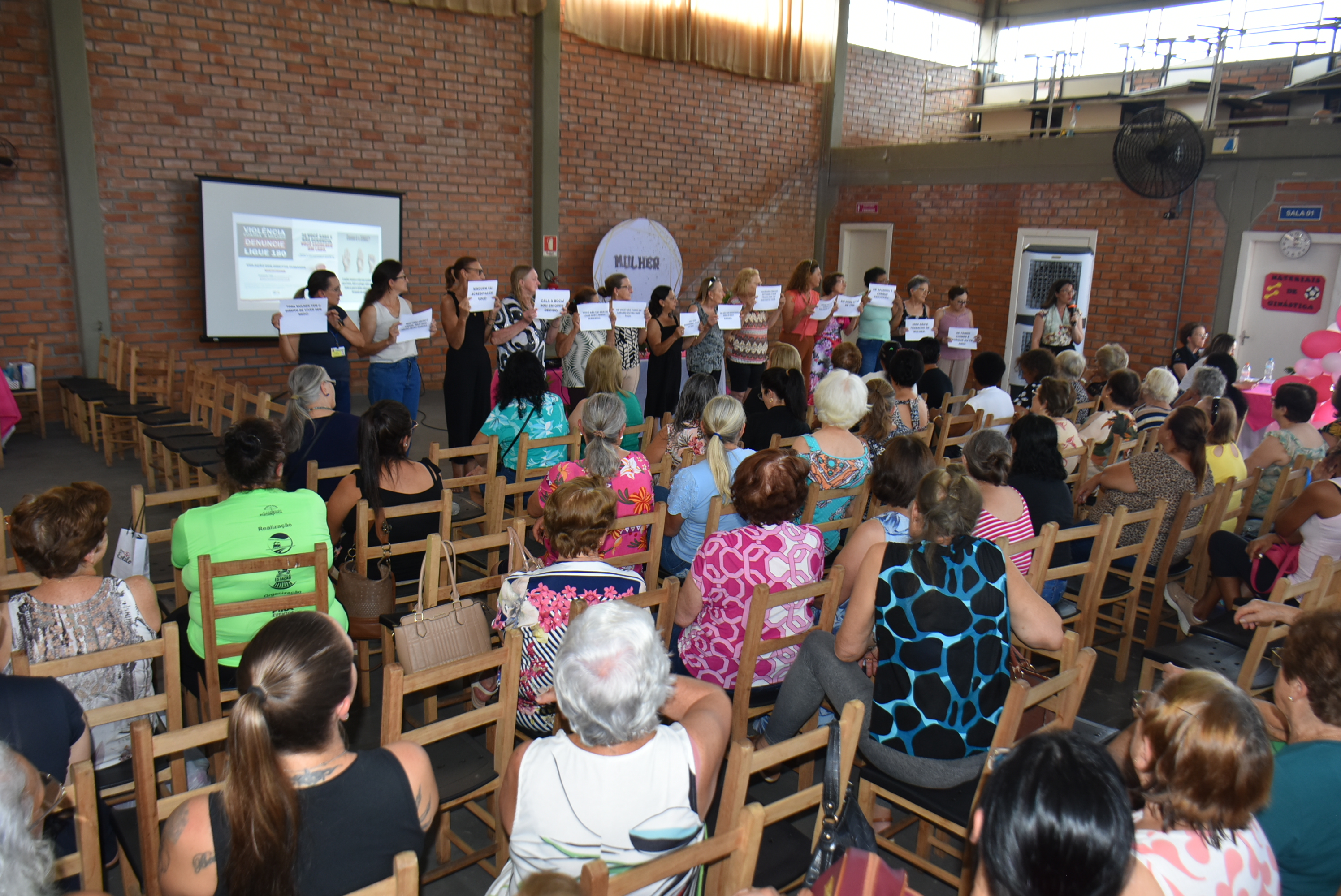 Mulheres participaram da reflexão