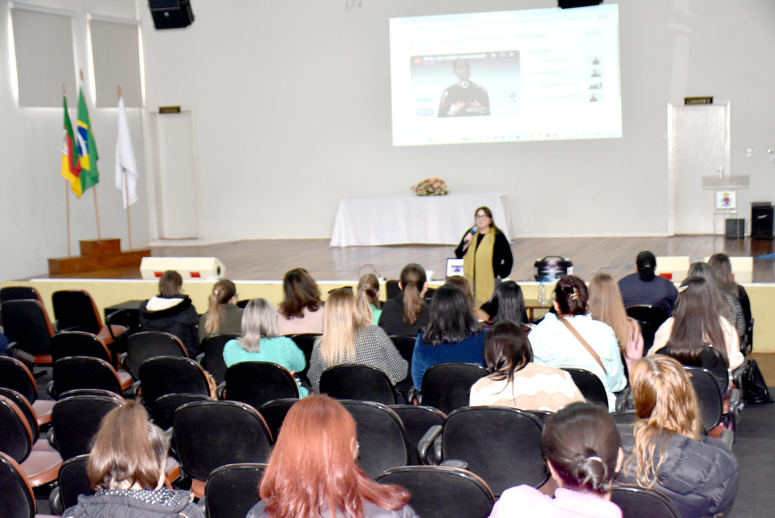 Seminário Permanente de Educação Infantil promove formação sobre interação social e o brincar