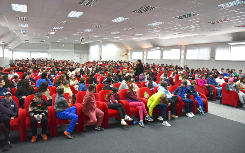 Palestra-promovida-pelo-Grupo-Cetric-no-Auditório-da-Unideau