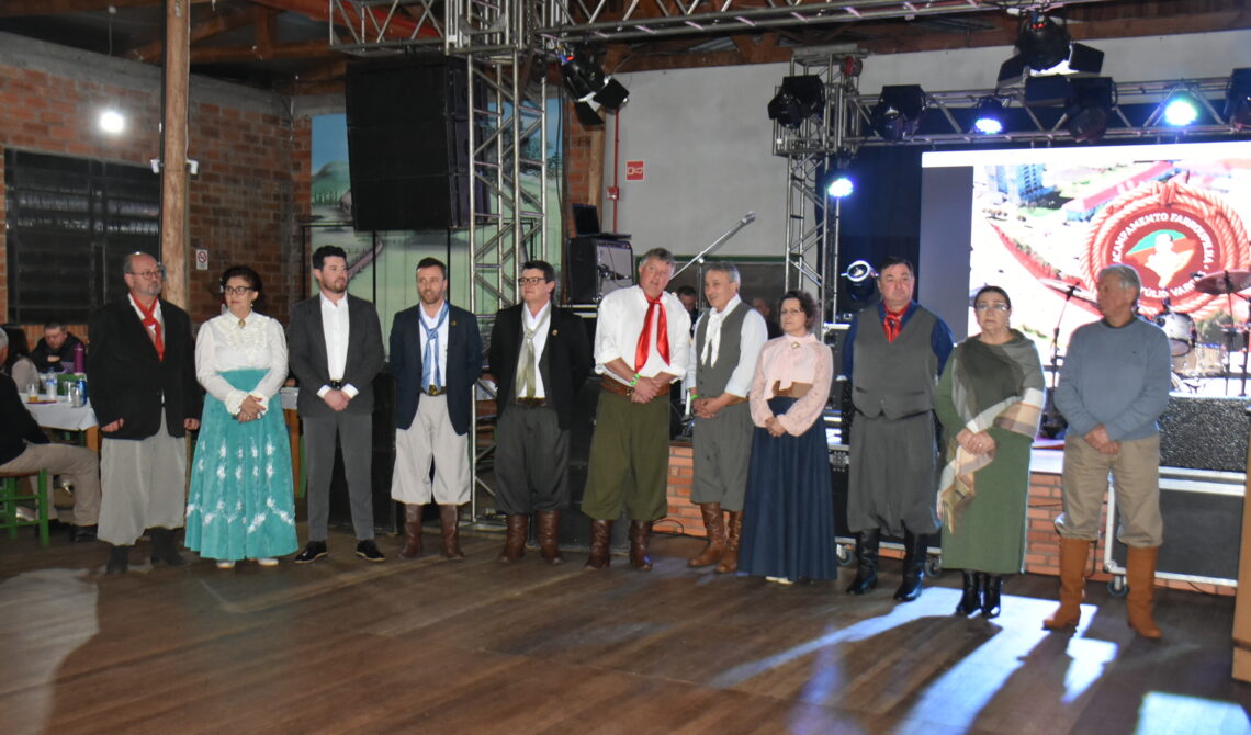 Autoridades no Lançamento do AF de Getúlio Vargas