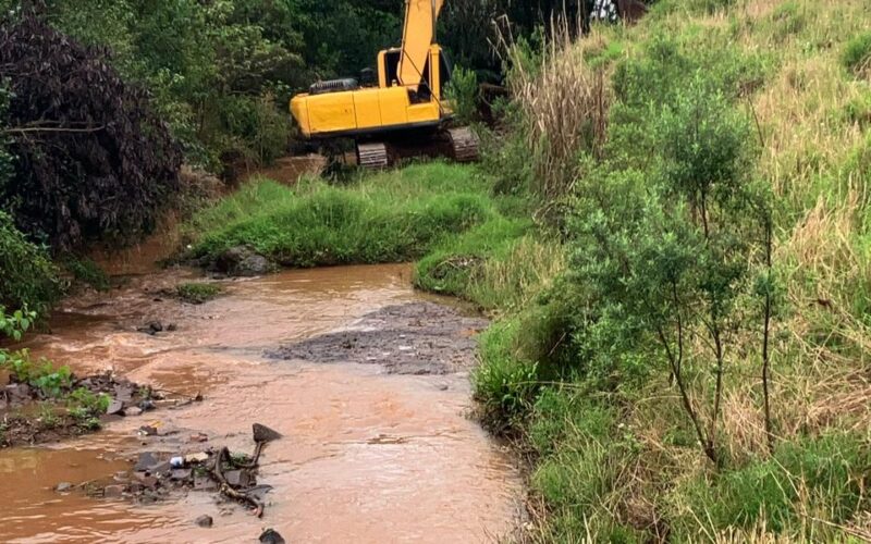 Obras de limpeza no Rio Limer (3)