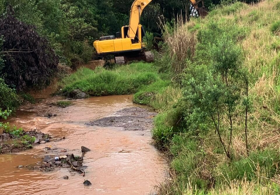Obras de limpeza no Rio Limer (3)